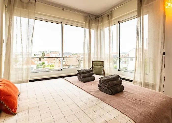 Le Skyline Lumineux , Vue Imprenable, Calme , Pk Апартаменты *