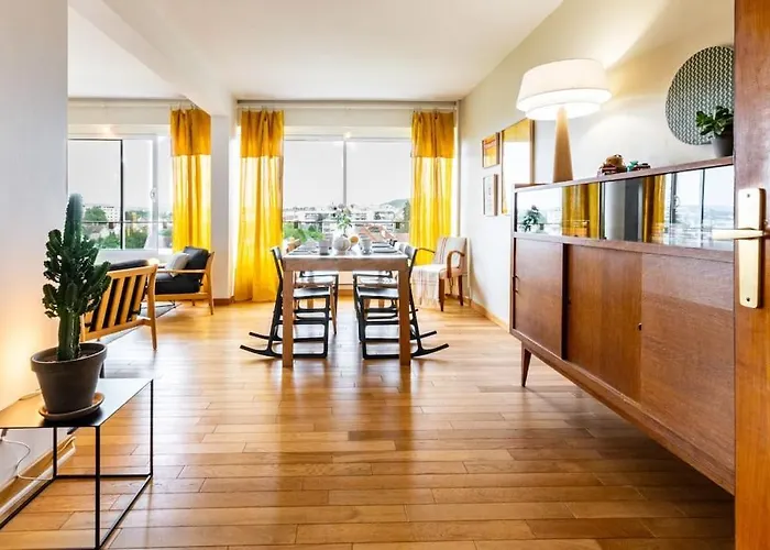 Апартаменты Le Skyline Lumineux , Vue Imprenable, Calme , Pk *